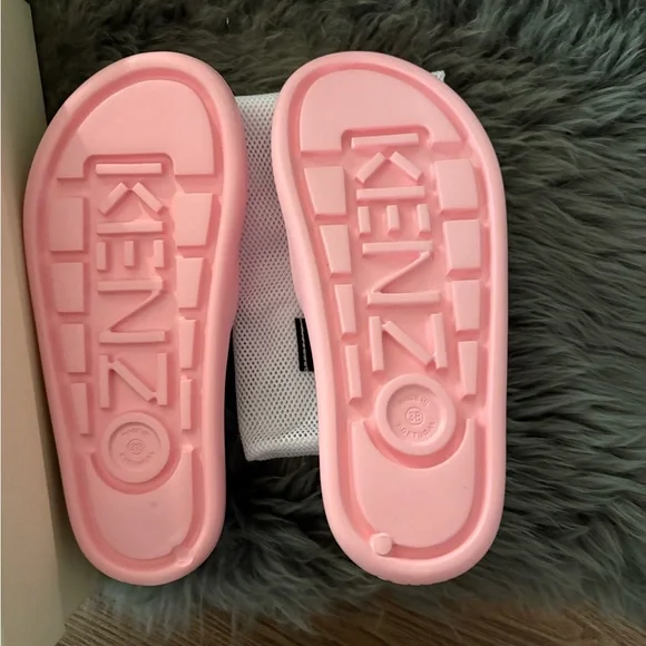 Kenzo 💞Pool Slides 🩴 - Picture 2 of 5